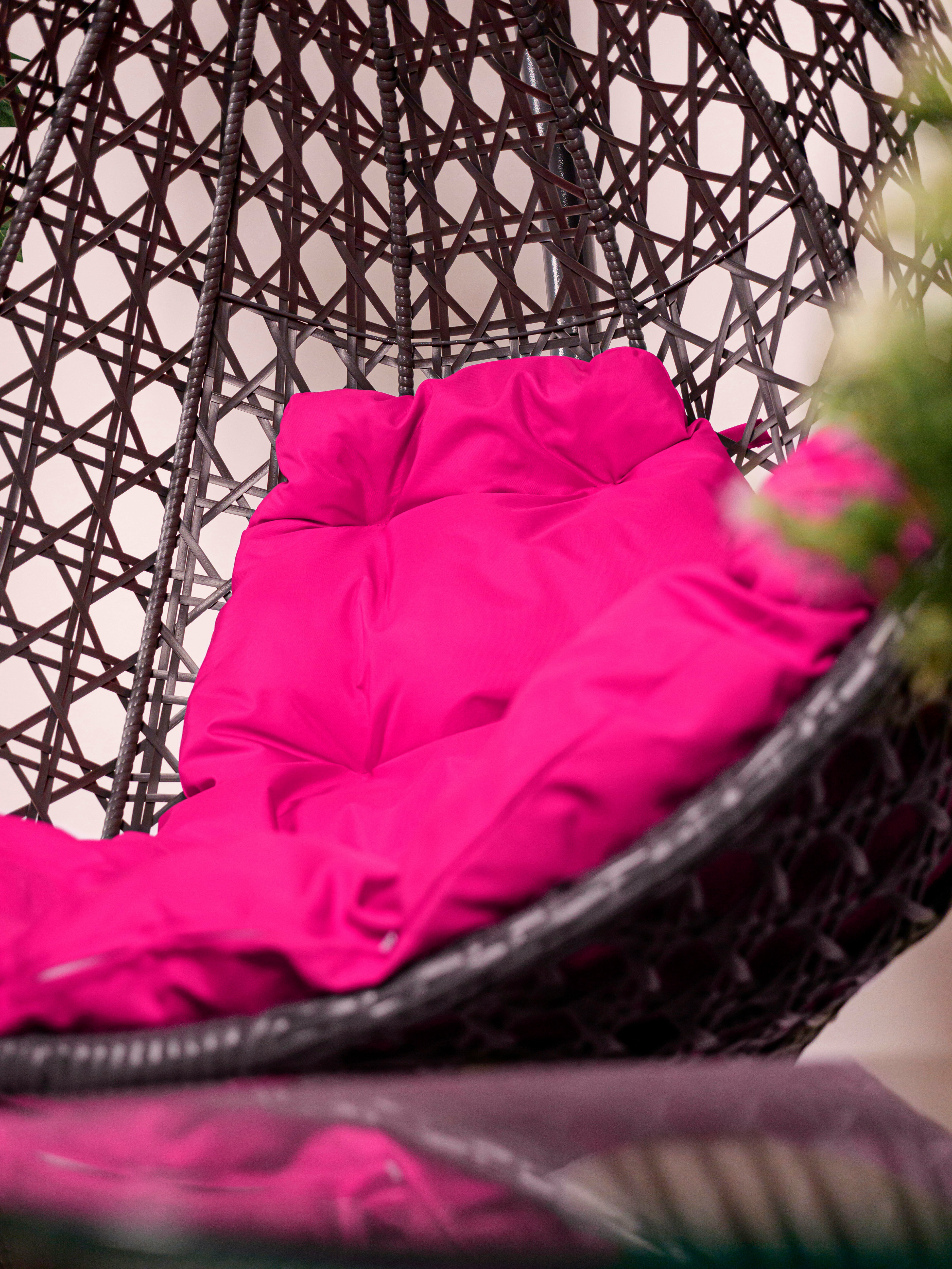 Подвесное кресло Люкс серое, розовая подушка - фотография № 2