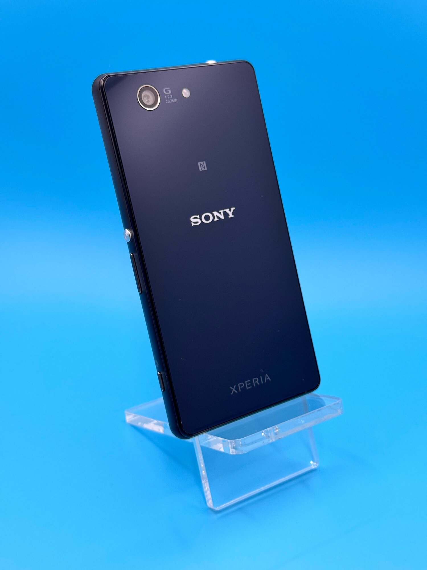 Смартфон Sony Xperia Z3 Compact (D5803)