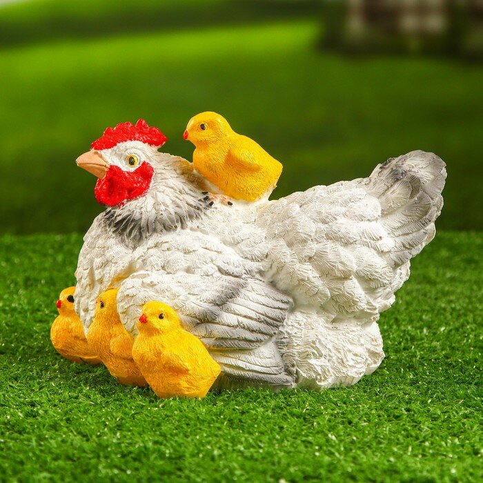 Садовая фигура "Курица белая с цыплятами" 21х16х14см - фотография № 2