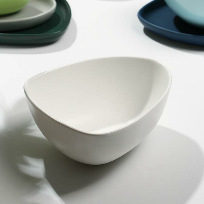 фото Миска нестандартной формы «Белая», 15.5 х 14 см, 650 мл (1шт.)