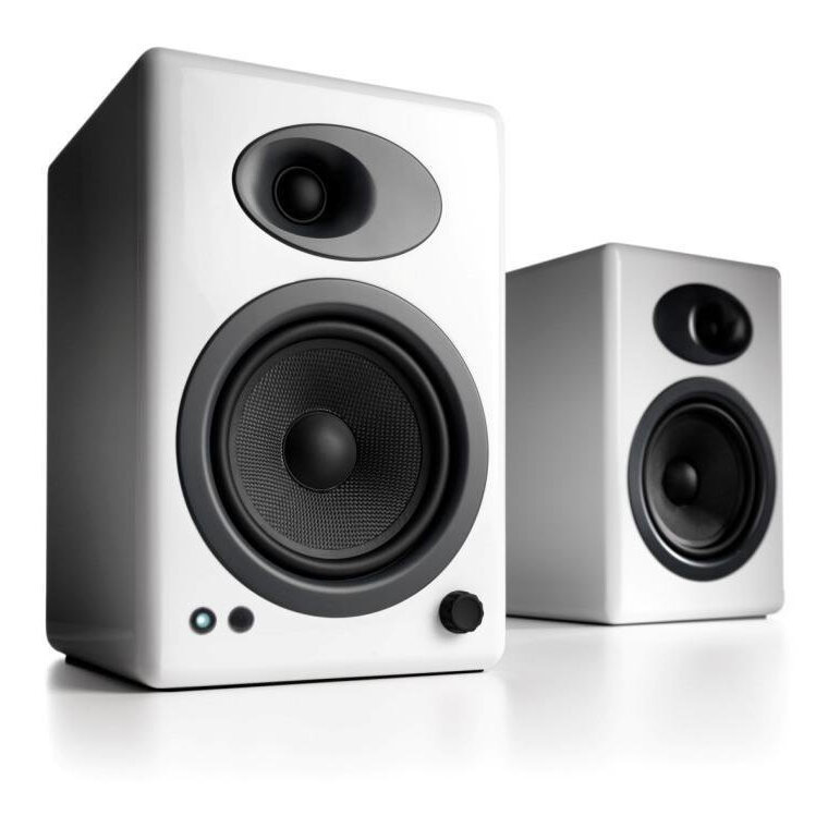 Активная полочная акустика Audioengine A5+ Classic Hi-Gloss White