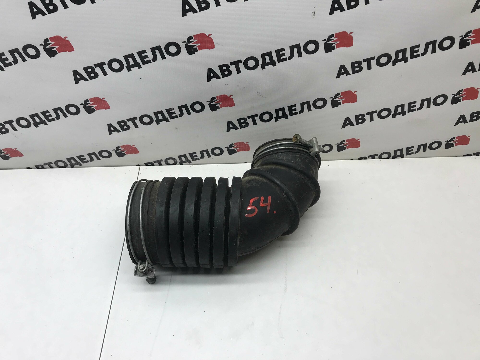 Патрубок воздушный Mitsubishi Diamante 6G71