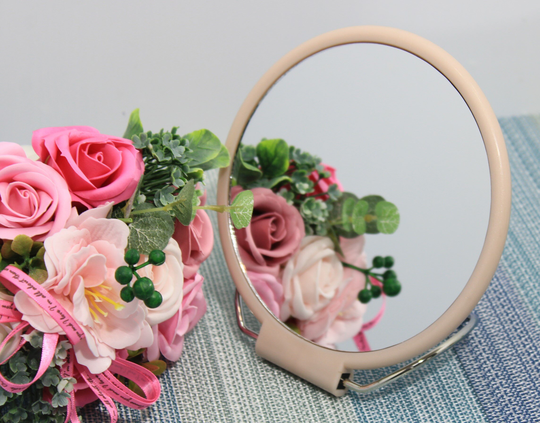 фото Зеркало настольное косметическое, круглое, пластиковое