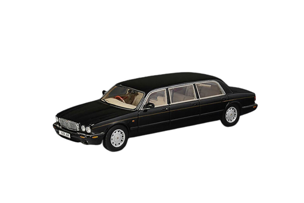 JAGUAR XJ (X308) LIMOUSINE WILCOX EAGLE 2000 BLACK - фотография № 1