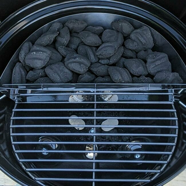 Корзина для копчения Slow N Sear Charcoal Basket для грилей 47 см - фотография № 3