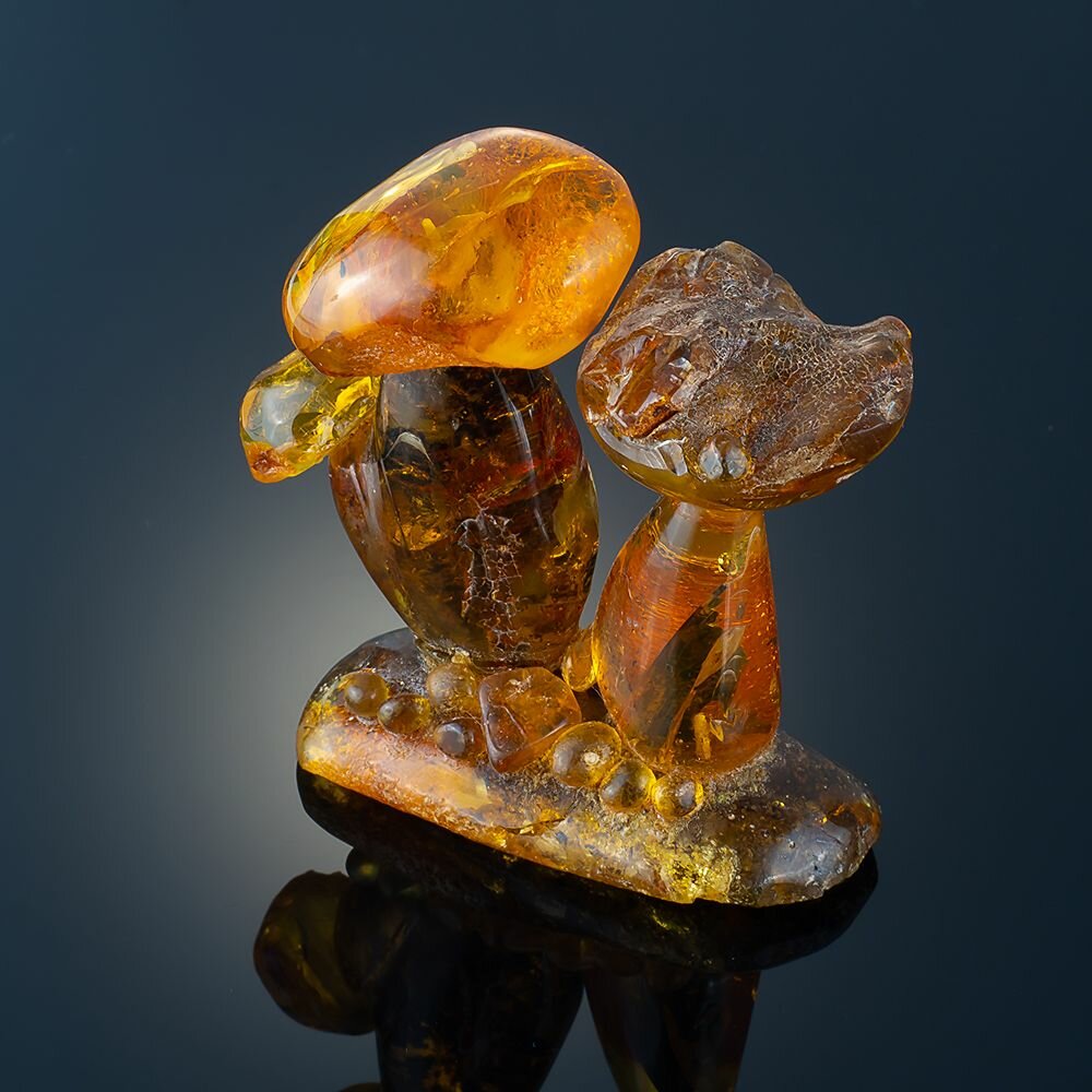 Янтарные грибы - сувенир ручной работы, выполненный полностью из янтаря - фотография № 2