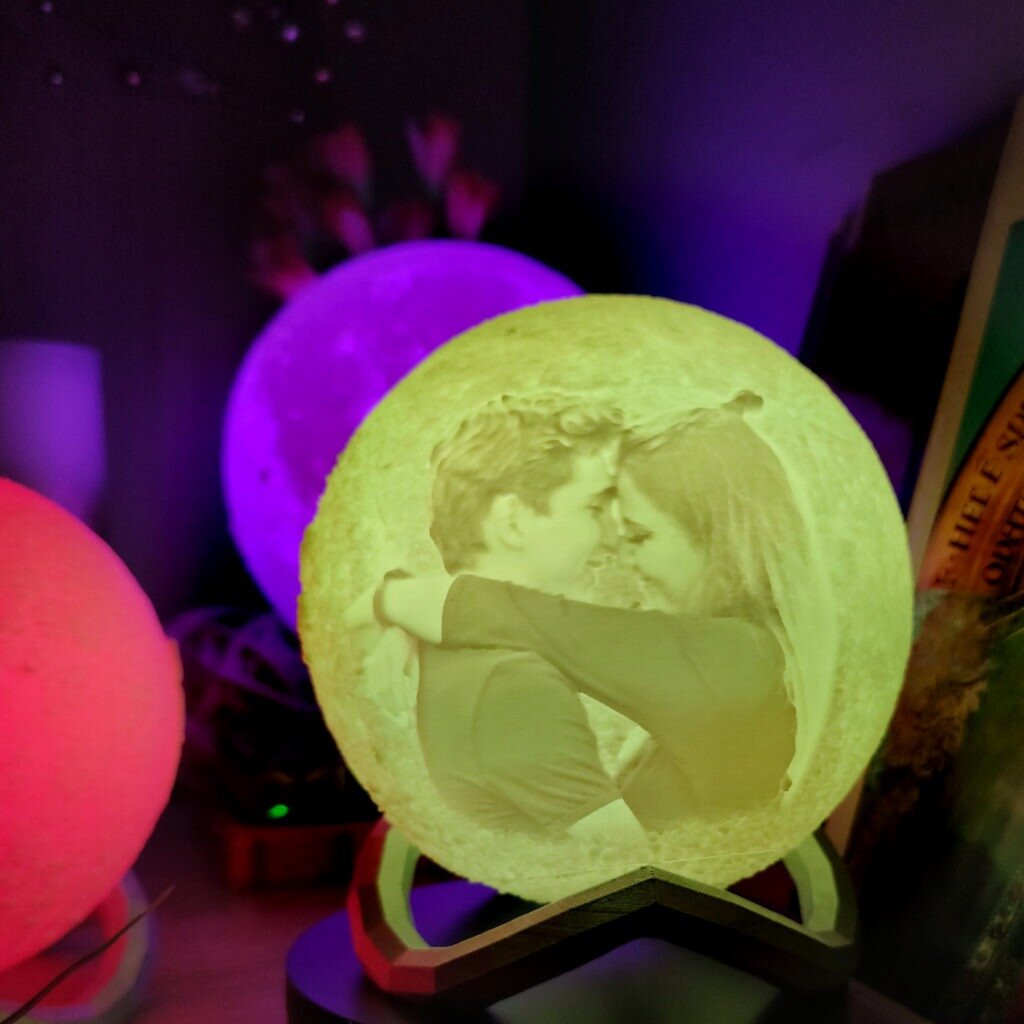 3D Лампа Луна с фото "MOON AND BACK" COSMOLAMP Original 15 см рельеф 4 мм - фотография № 3