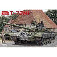 35A038 Amusing Hobby 1/35 Танк тип 72 M1 с полным интерьером