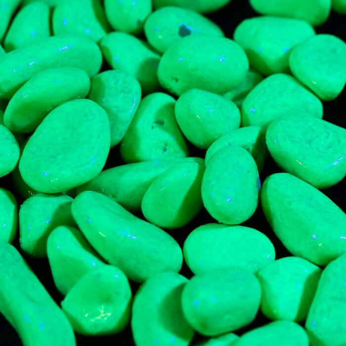 Галька декоративная, флуоресцентная, зеленая, 800 г , фр 8-12 мм - фотография № 4