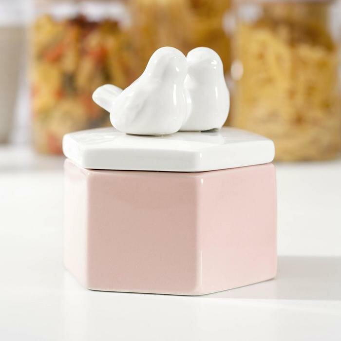 фото Банка керамическая для сыпучих продуктов «Белое крыло», цвет розовый