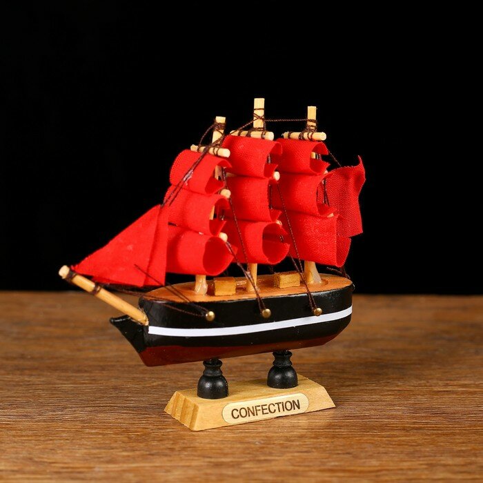 Корабль сувенирный малый «Марианна», борта с белой полосой, паруса алые, 3×10×10 см - фотография № 2