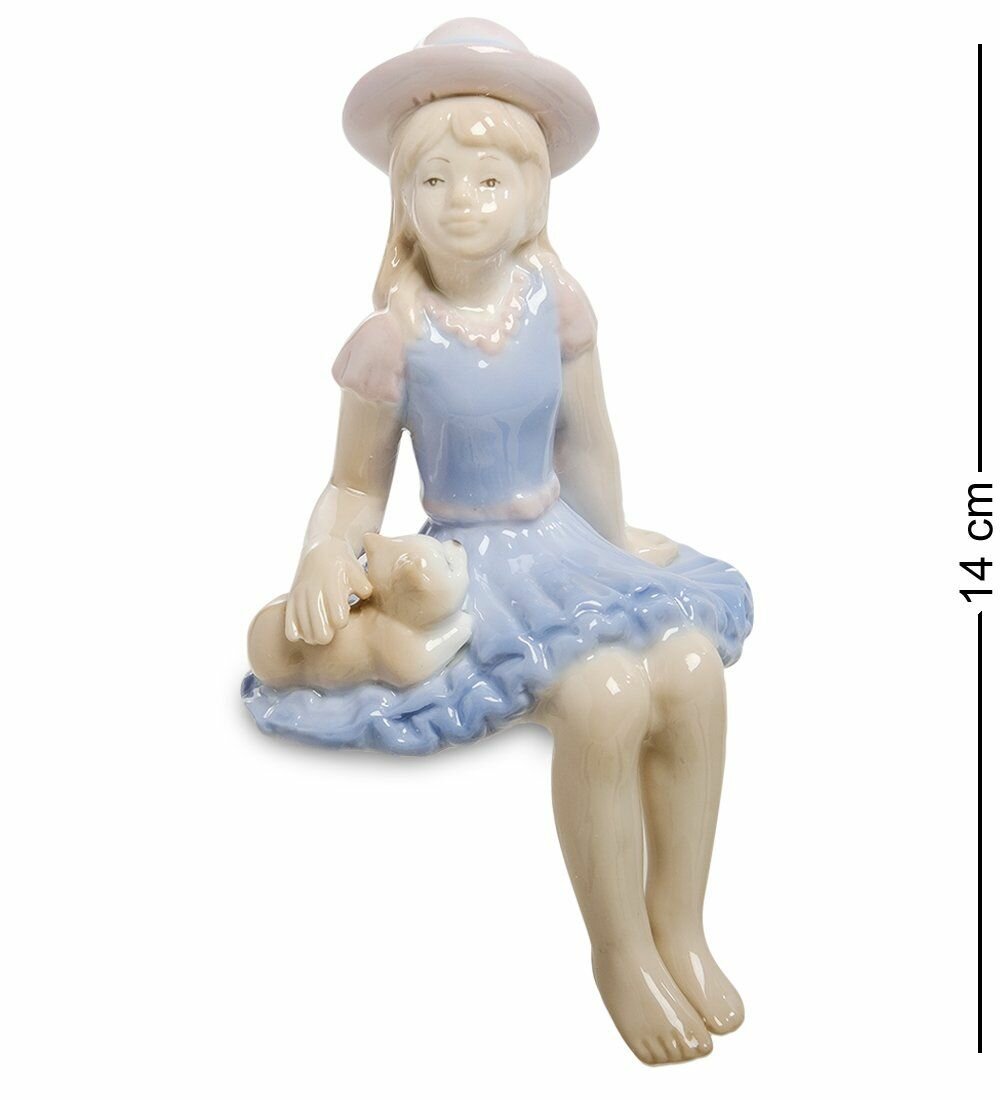 фото Фигурка на полку Девушка