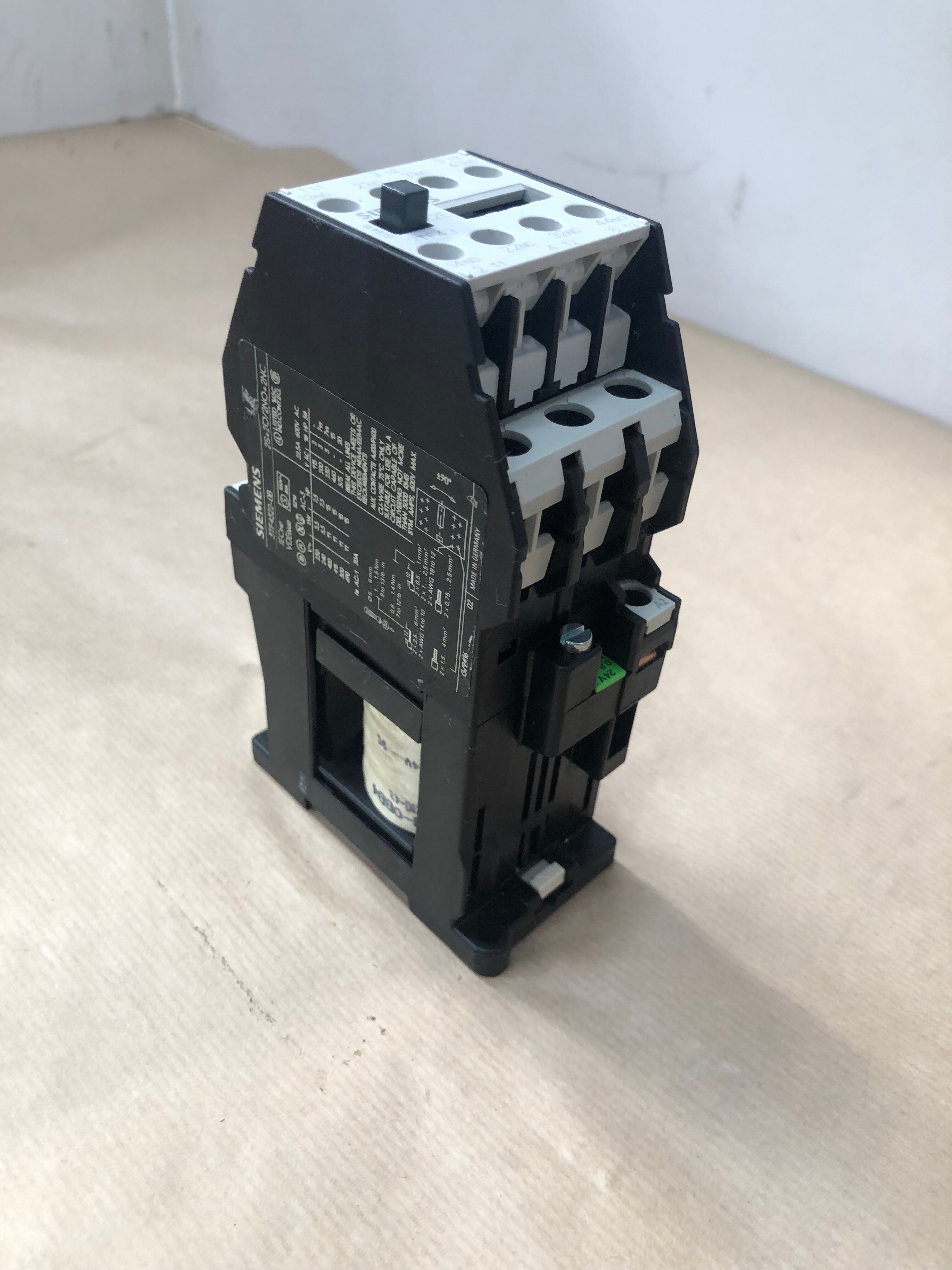 Контактор SIEMENS 3TF4322-0B