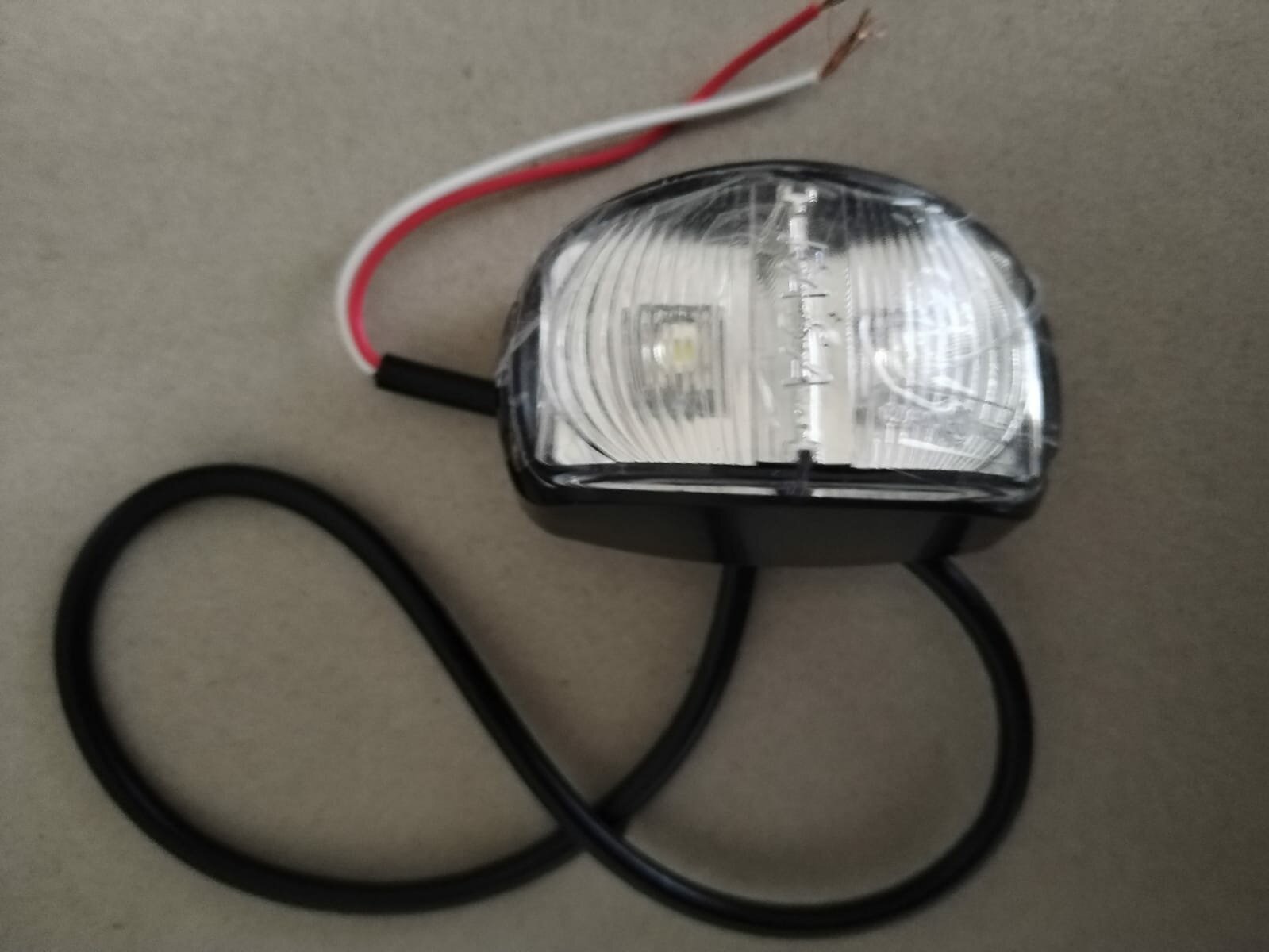 фото Фонарь габаритный 12-24В диодный белый // указатель габаритов на прицеп/ боковые фонари на грузовой автомобиль