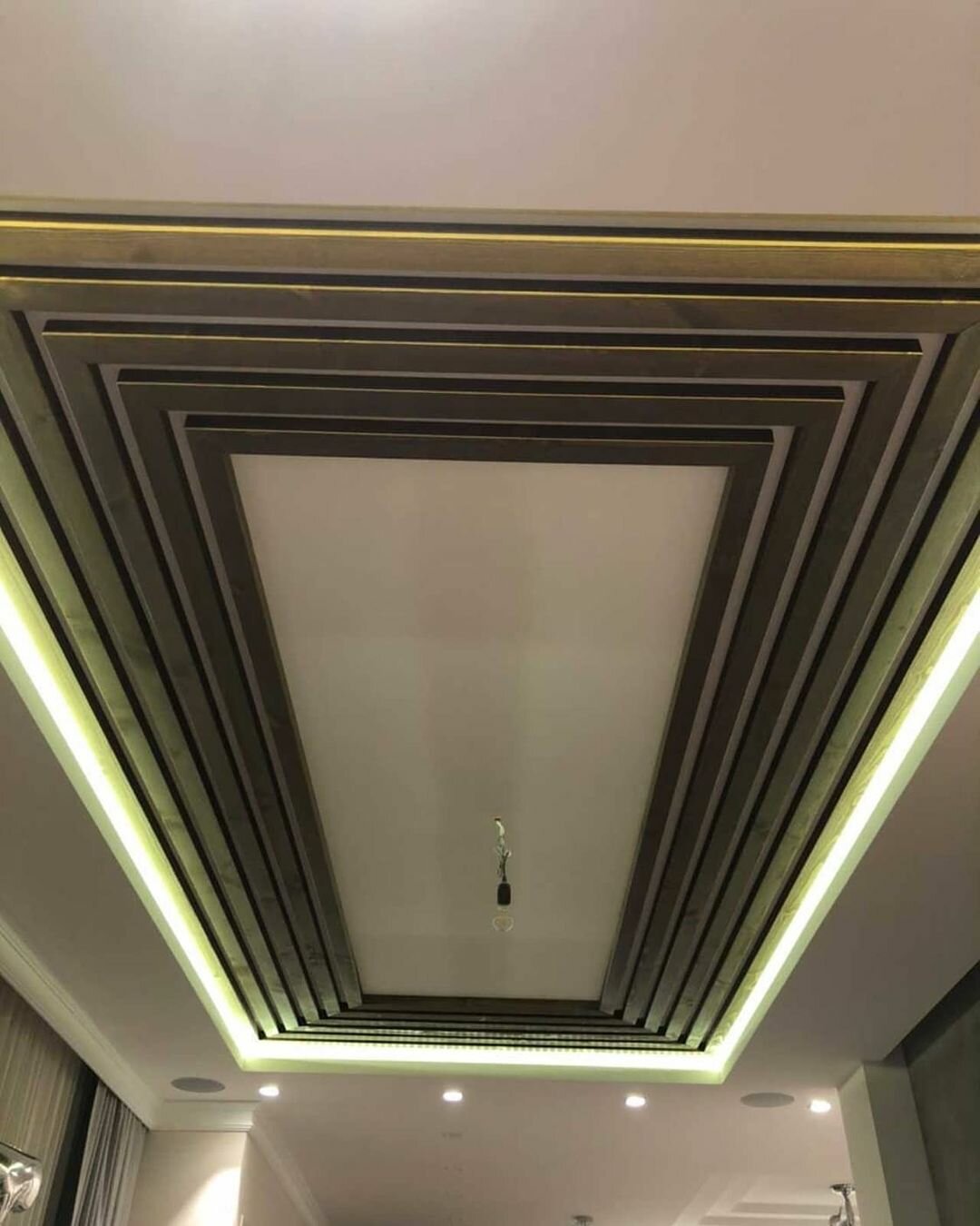 Потолочно-стеновые рейки с подсветкой из Сосны 60х40мм - фотография № 1