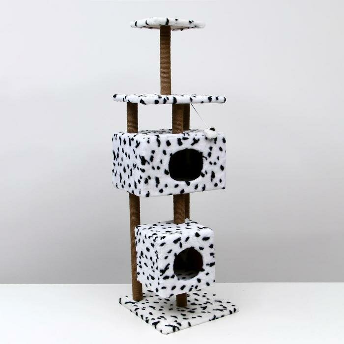 Домик-когтеточка Квадратный с площадкой и полкой для кошек, 65х51х173 см, джут, далматинец