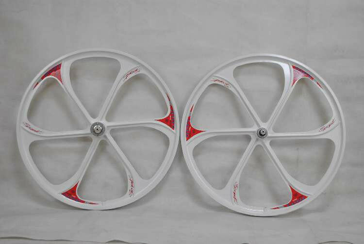 фото Обода 26 литые 6 лучей под трещетку белые