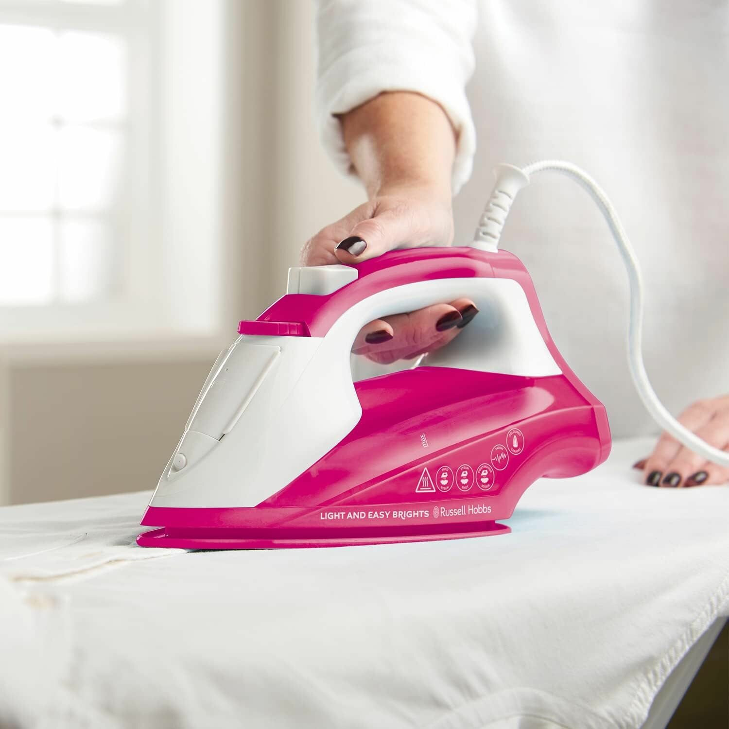 Паровой утюг Russell Hobbs 26480 Light and Easy Brights Steam Iron, 2400 Вт, 240 л, розовый - фотография № 3