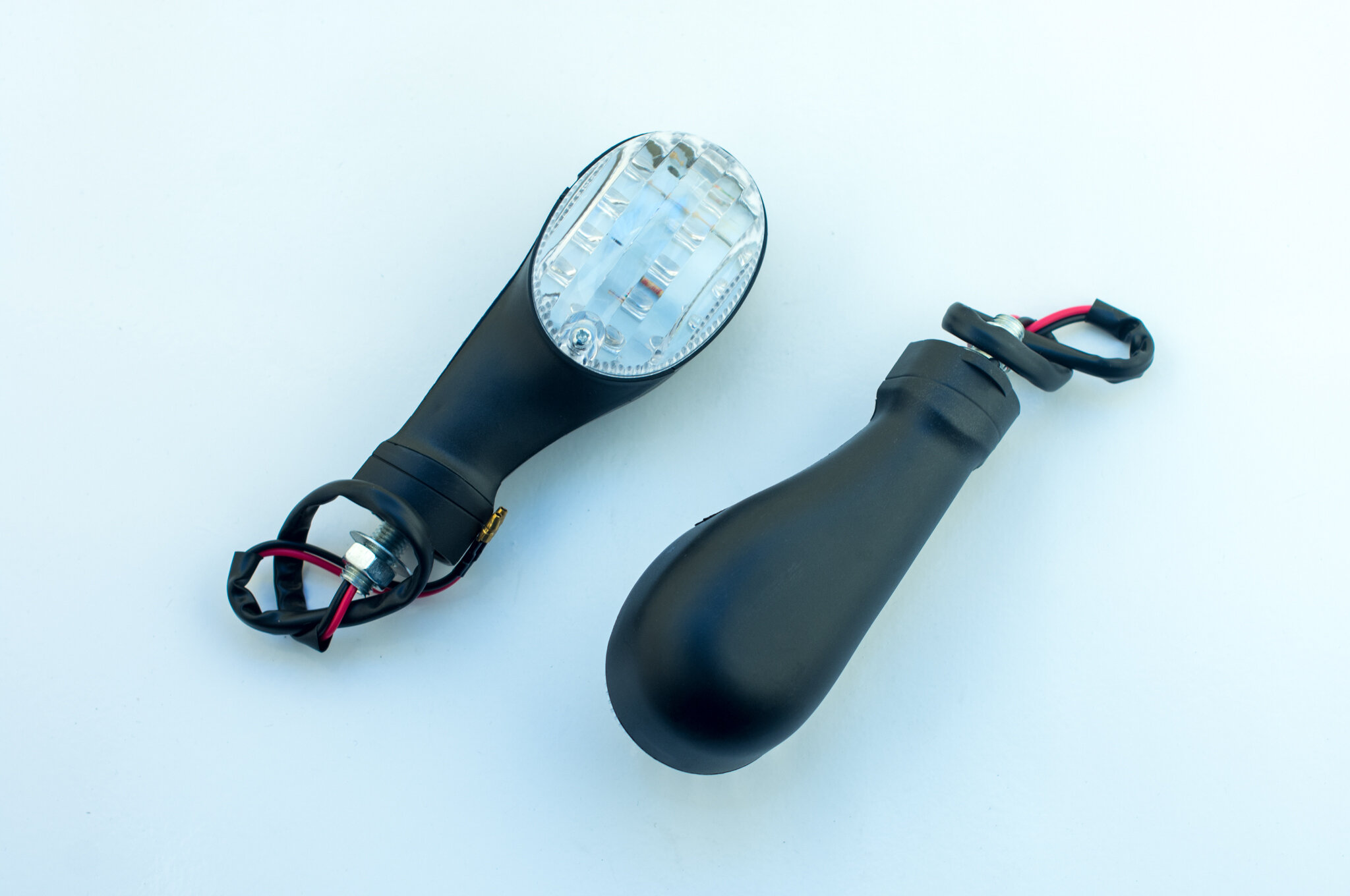 Повороты светодиодные, овальный (16 LED, черный, белое стекло) "JS"