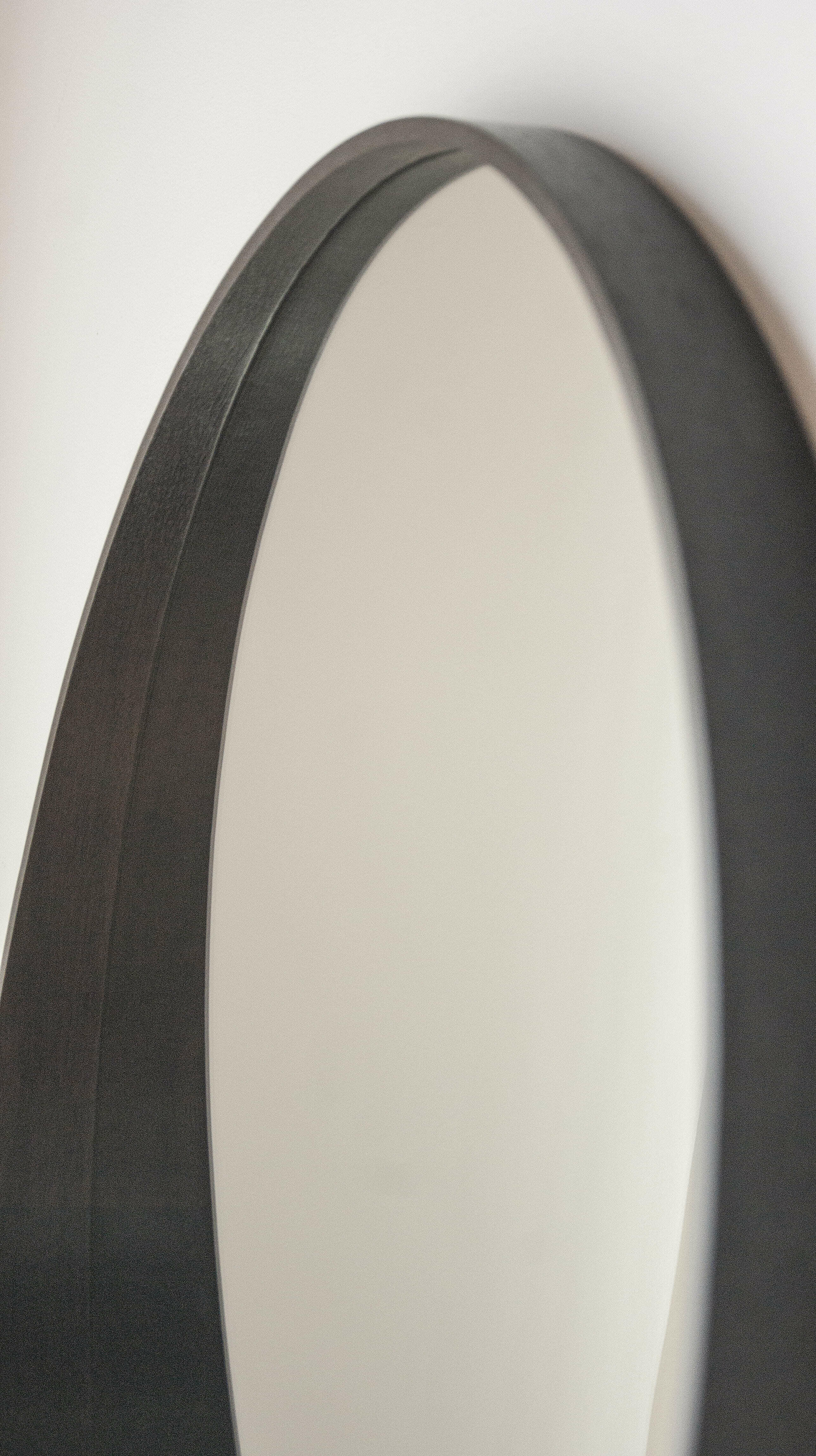 Зеркало интерьерное круглое настенное 80 см Мореный дуб - фотография № 3