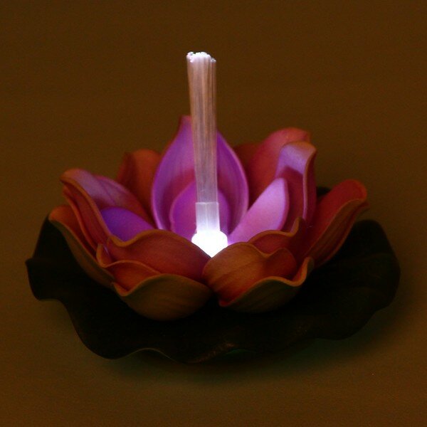 Растение водоплавающее "Кувшинка" d-10см фиолетовая, с подсветкой - фотография № 2