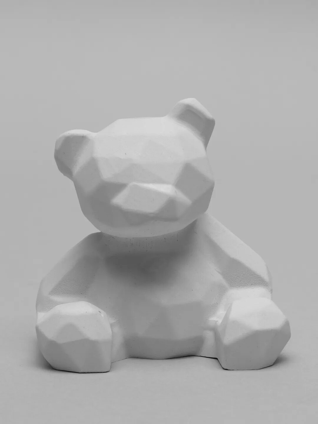 фото Статуэтка ручной работы из гипса "Мишка Геометрия", 6,5 см