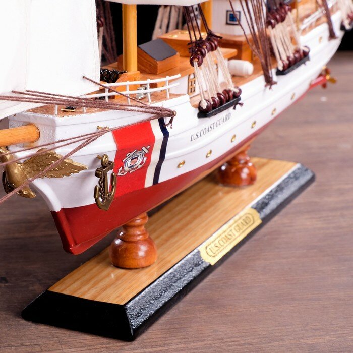 Корабль сувенирный «Проводник», 3 мачты, белый борт, чёрная подставка, белые паруса - фотография № 3