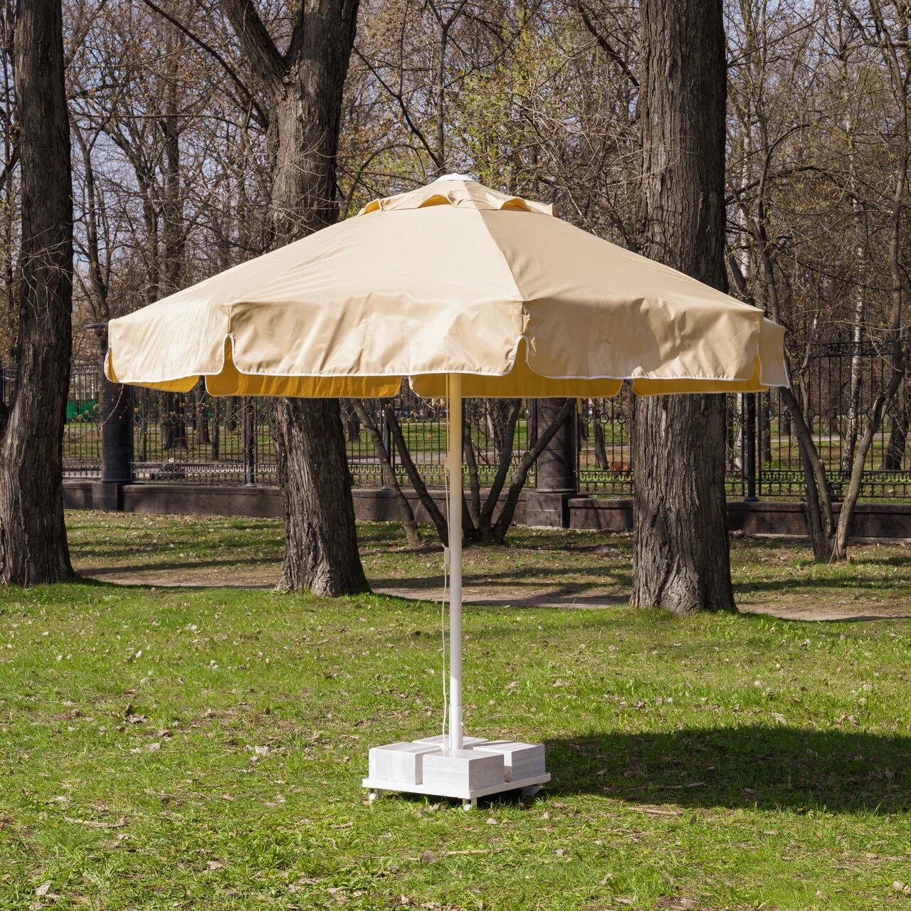 Зонт MISTRAL 300 круглый с воланом (база в комплекте) бежевый - фотография № 1