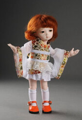 Костюм Dollmore Yuki Kimono Dress Set (Кимоно Юки белый для кукол Доллмор 26 см)