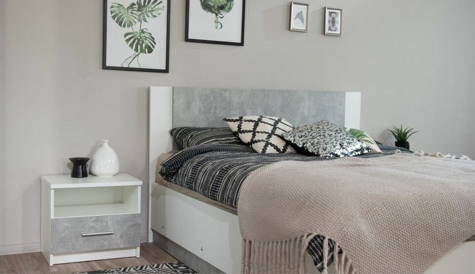 Спальный гарнитур Аврора белый (кровать двуспальная 140 х 200 см, шкаф трехдверный с зеркалом, комод 4 ящ, тумба 2 шт.) - фотография № 11