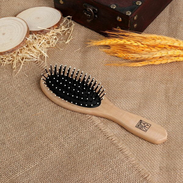 Расчёска массажная, 5.8 x 21.5 см, цвет "Светлое дерево"