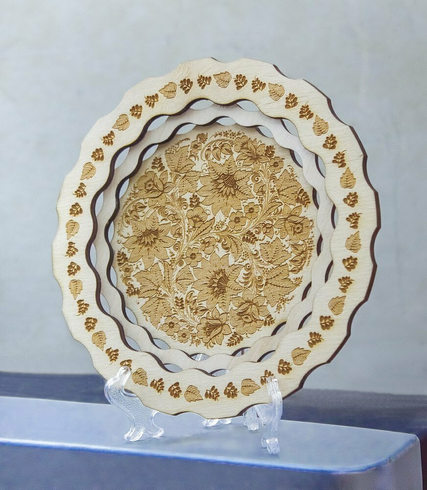 Тарелка ДекорКоми сувенирная из дерева
