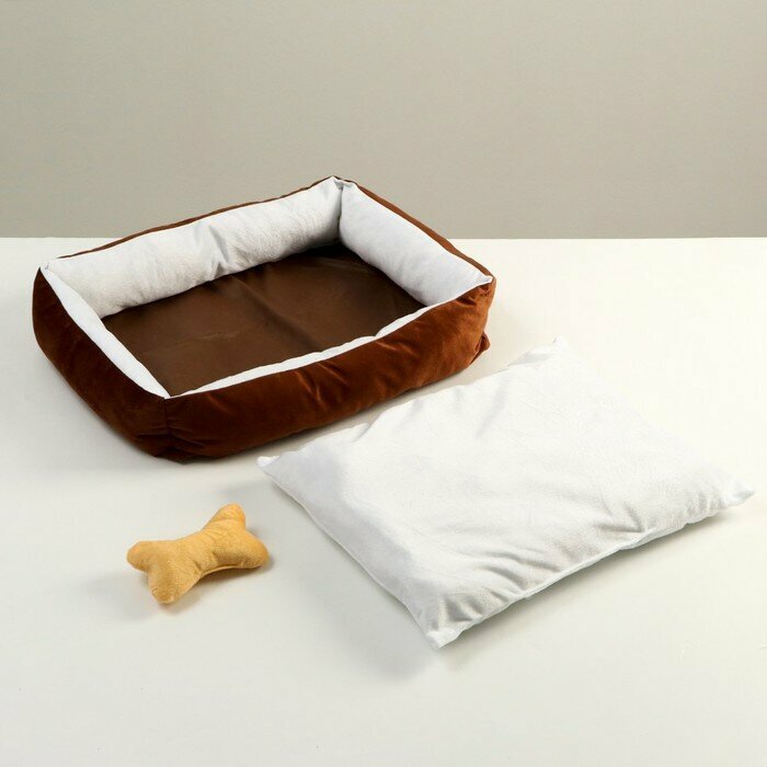 Лежанка мягкая прямоугольная со съемной подушкой + игрушка косточка, 54 х 42 х 11 см, коричнева 7907 - фотография № 6