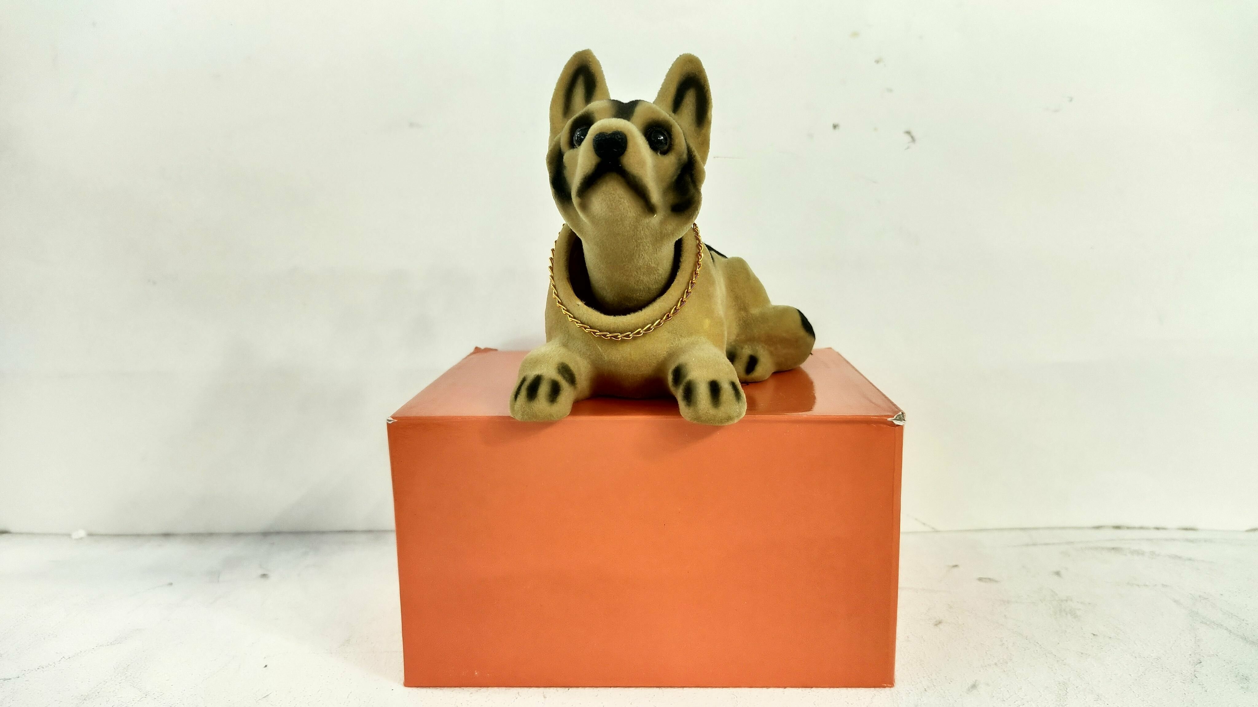 Кивающая собачка Овчарка на панель / торпедо авто - арт. 4861