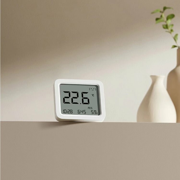 Датчик температуры и влажности Xiaomi Mijia Smart Thermometer and Hygrometer 3 (MJWSD05MMC) - фотография № 3