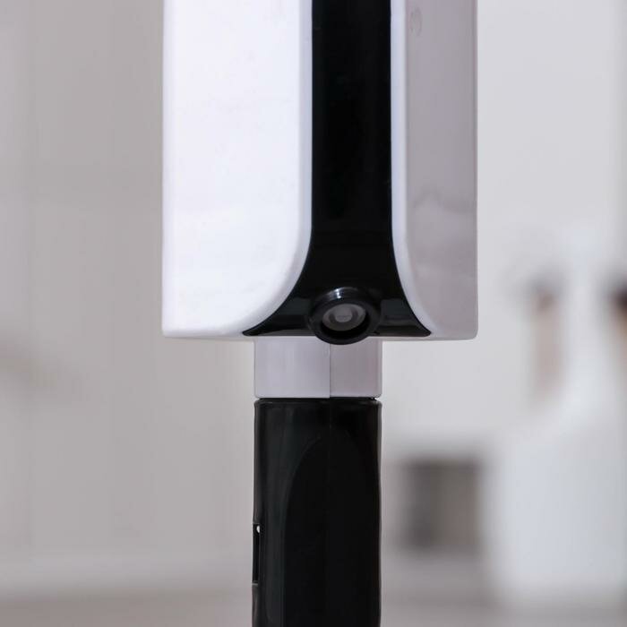 Швабра для мытья пола с распылителем и щёткой, насадка из микрофибры 41×14 см, стальной черенок 120 см, цвет белый - фотография № 3