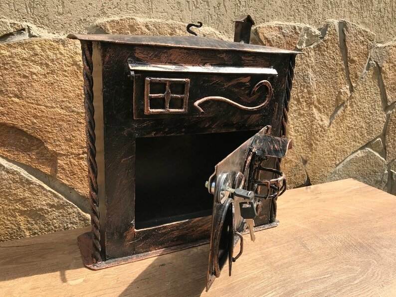 Кованый почтовый ящик для дома и дачи, почтовый ящик ручной работы, Домик - фотография № 3