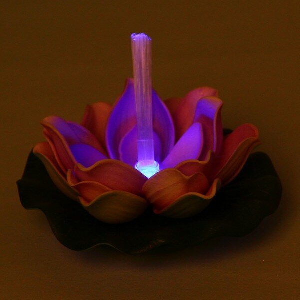 Растение водоплавающее "Кувшинка" d-10см фиолетовая, с подсветкой - фотография № 4
