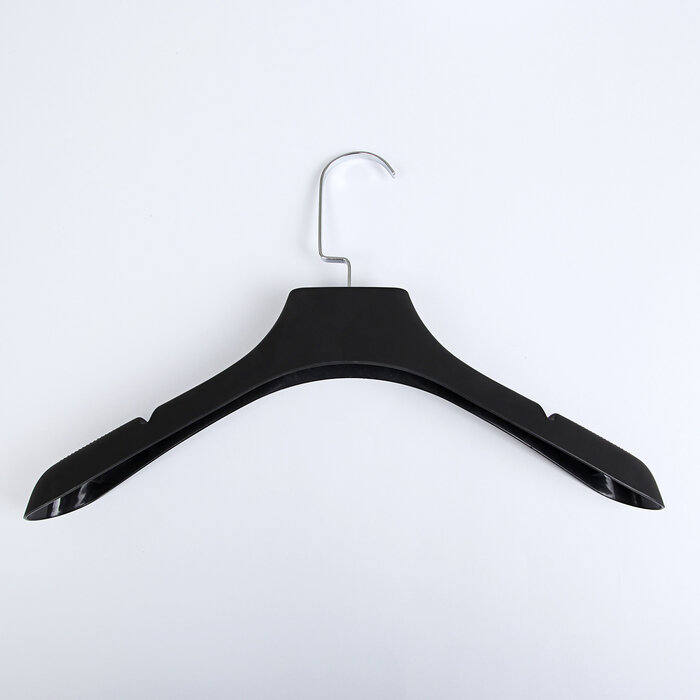 Вешалка-плечики для одежды, размер 40-42, покрытие soft-touch, цвет чёрный - фотография № 2