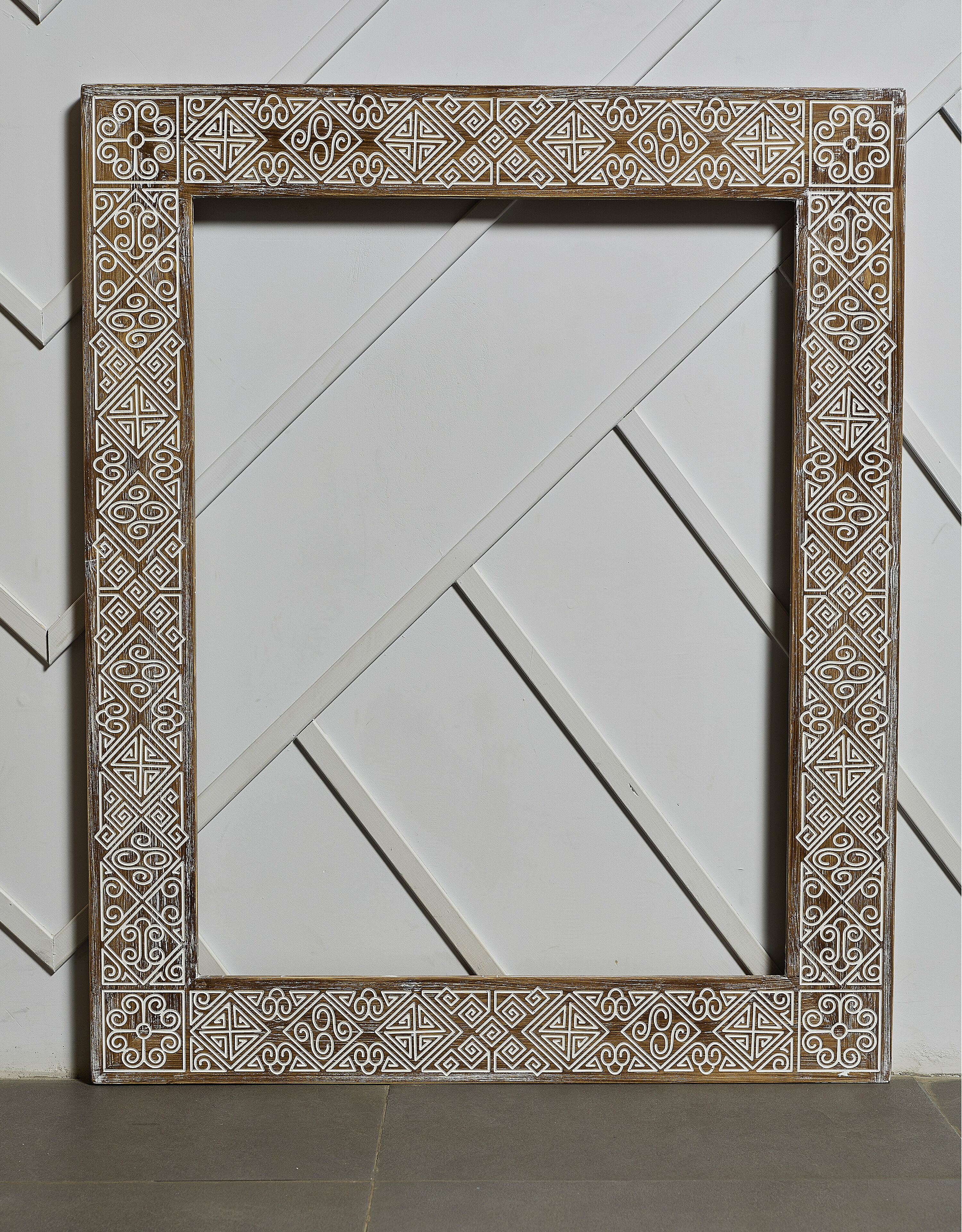 Настенное зеркало в раме Papua Walnut 60x80 см для ванной, спальни, гостиной, в прихожую - фотография № 5