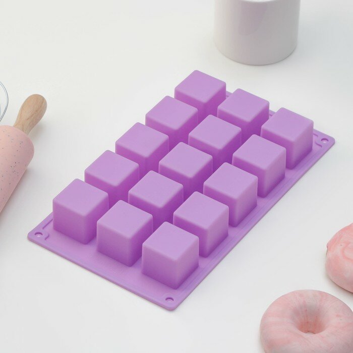 Форма силиконовая для выпечки Доляна «Фигуры.Куб», 26×15×3,2 см, 15 ячеек (3,4×3,4см), цвет фиолетовый - фотография № 1