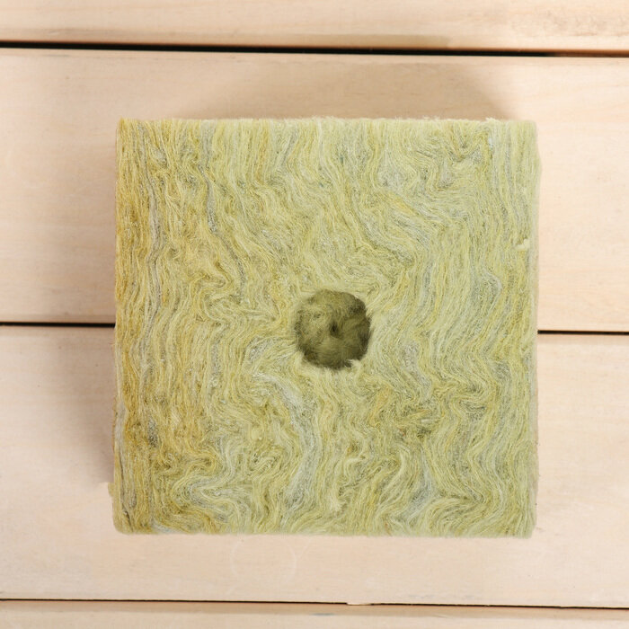 Субстрат минераловатный в кубике, 10 × 10 × 6,5 см, отверстие 15 × 15 мм, «Эковер» (6 шт) - фотография № 3