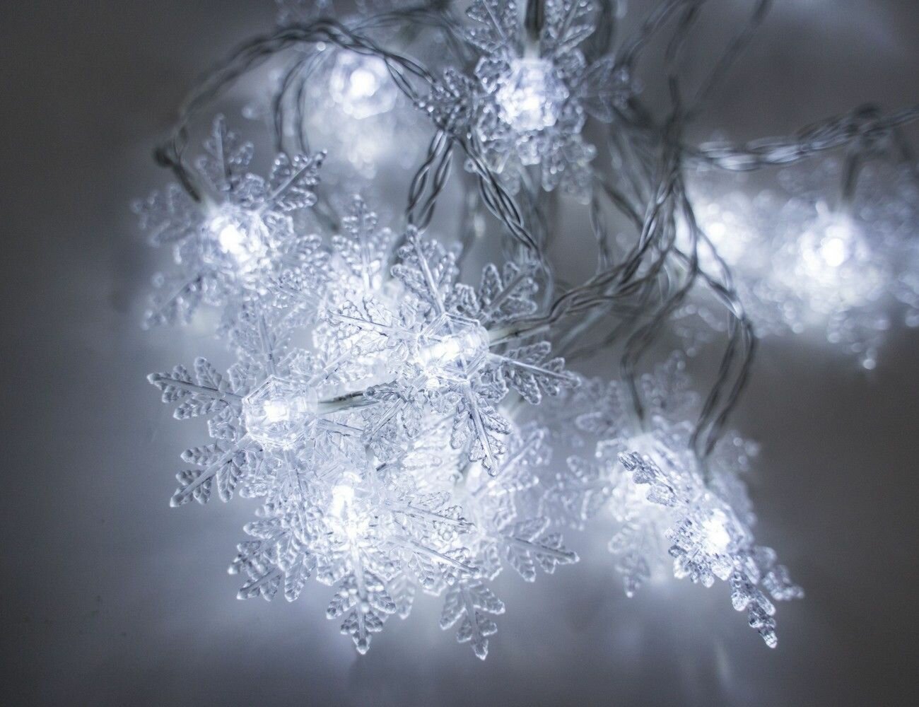 Электрогирлянда снежинки, 24 тёплых белых LED-огня, 4.6+5 м, прозрачный провод, контроллер, уличная, Kaemingk 495192