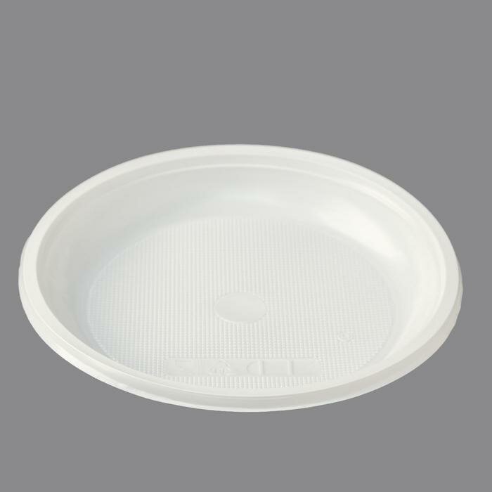 Тарелка пластиковая "Белая" 167 мм (100 шт) - фотография № 1