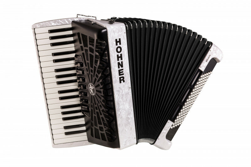 HOHNER The New Bravo III 96 white (A16711/A16712)  7/8