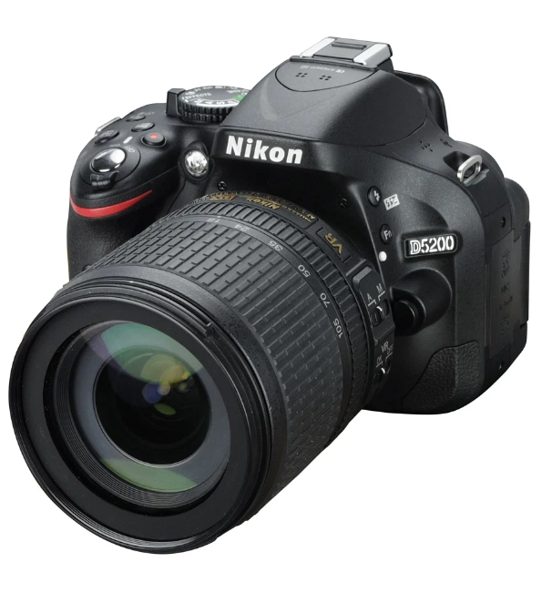 Фотоаппарат Nikon D5200 Kit AF-S DX NIKKOR 18-105MM F/3.5-5.6G VR + сумка + зарядное устройство