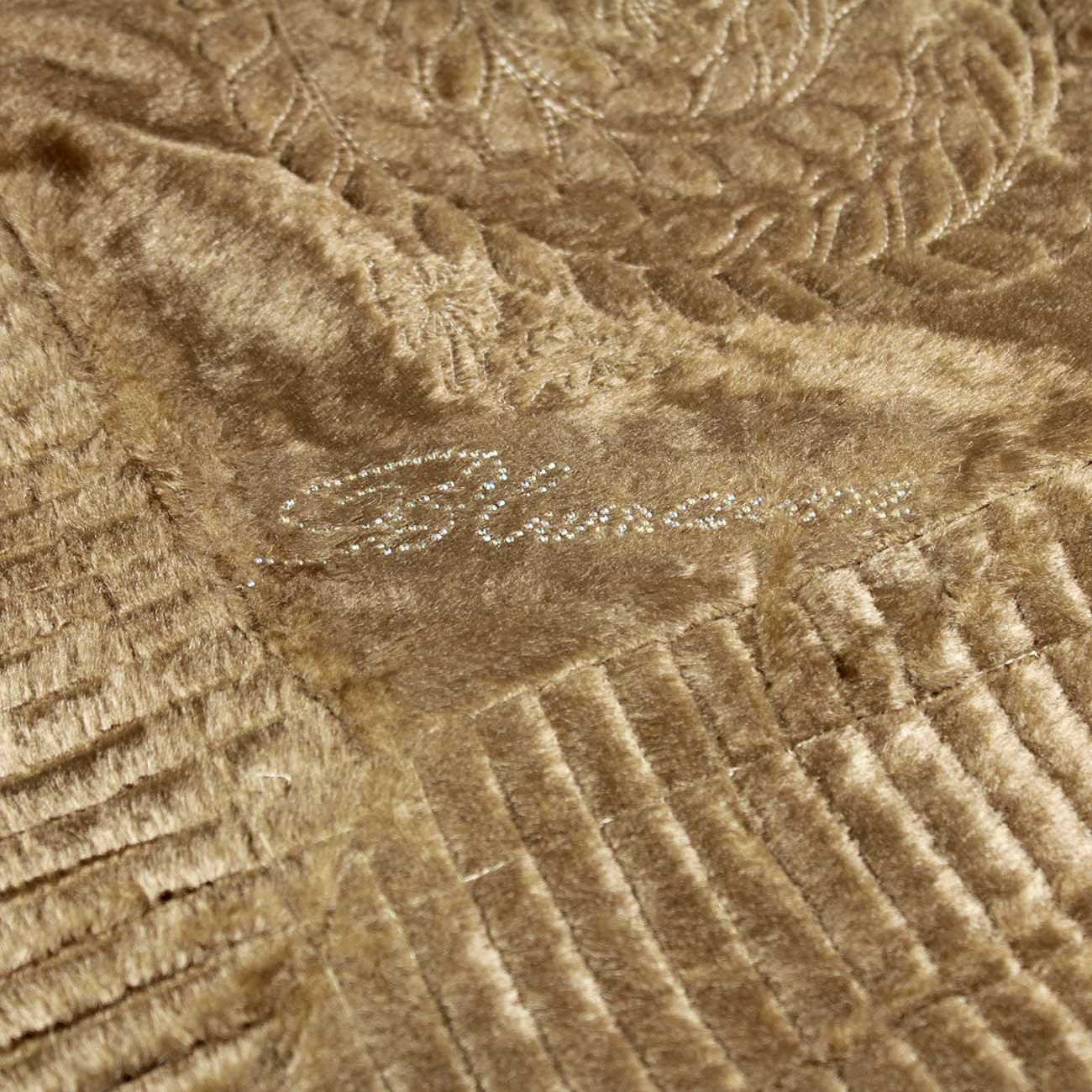 Пледы и покрывала Cloris Покрывало с атласными лентами светло коричневое 210x240 евро - фотография № 3