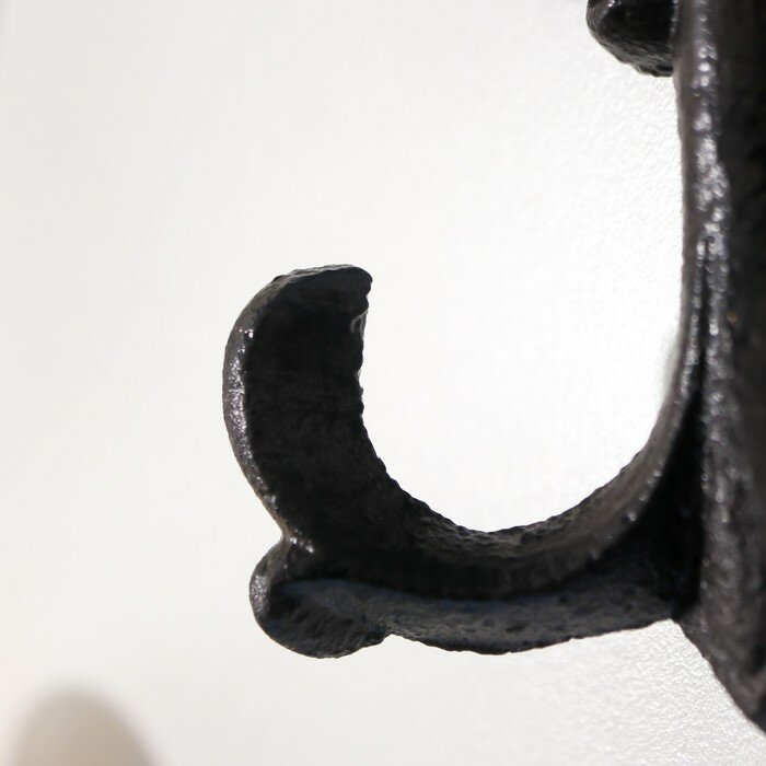 Крючок декоративный чугун "Геральдическая лилия" 15х4х9,8 см - фотография № 4
