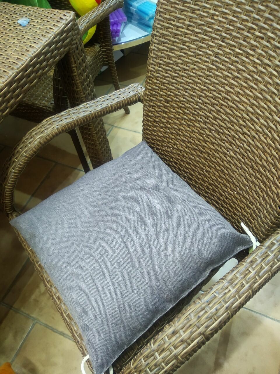 Подушка для сидения серая 45х45 см, на завязках , рогожка, синтепон - фотография № 4