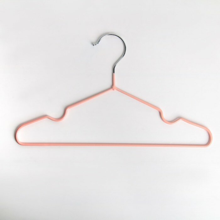 Вешалка-плечики для одежды детская, размер 30-34, антискользящее покрытие, цвет нежно-розовый - фотография № 1